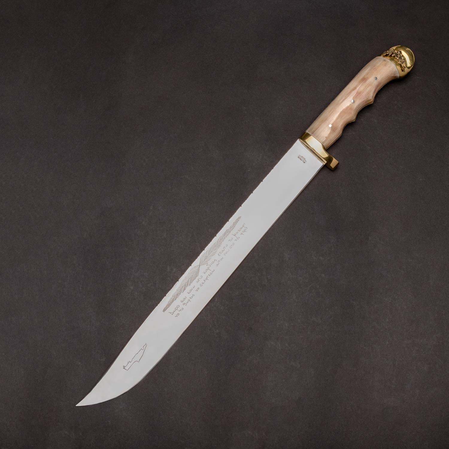 βασίλισσα γίγας με λαβή από άσπρο κέρατο κριού μπρούτζινο χειροφυλακτήρα και μπρούτζινο διακοσμητικό τελείωμα