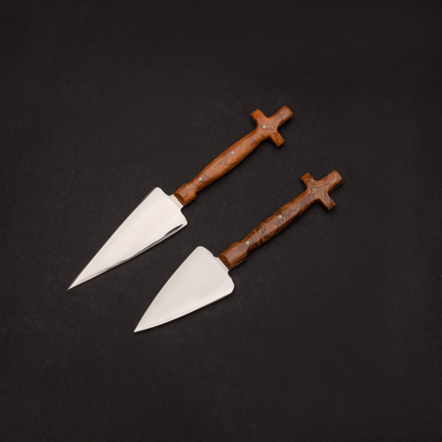 Ecclesiastical_lance_2 μικρή και μεγάλη λόγχη με σταυρό