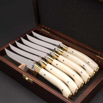 Steak knives set